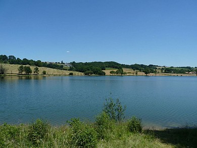 SERRES-CASTET : tour du lac
