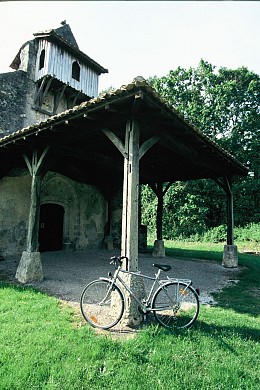 A Belin-Béliet, des murs qui parlent et des fo ...