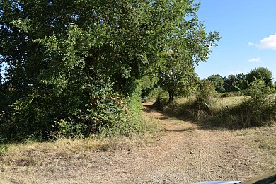 AUZAS : LE SENTIER DES PIERRES SECHES