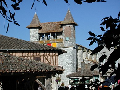 Villeréal, de la Bastide à l'église de Parisot