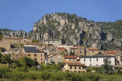 Mostuéjouls, villages troglodytiques