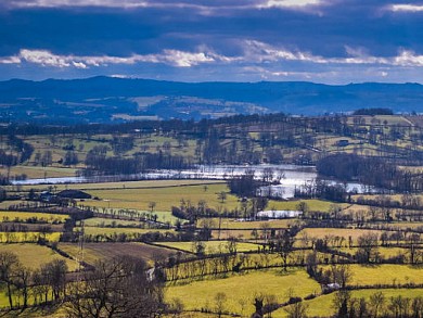 Le chemin des étangs à Bournazel