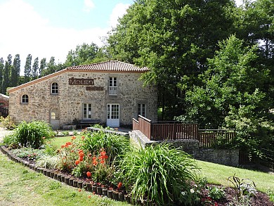 LE POIRÉ-SUR-VIE / Les Moulins *