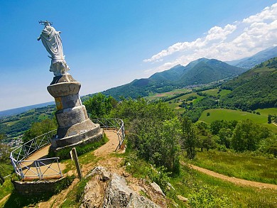 La Vierge du Bédat par les Grands Thermes