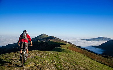 La Grande Traversée VTT des Pyrénées - Baigorr ...