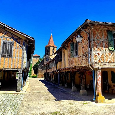 Balade de Pouylebon à Tillac avec vue sur les  ...