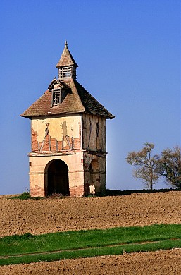 Du Moulin à l'église Brûlée