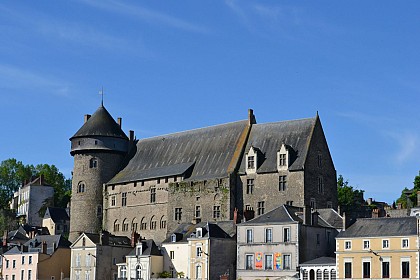 Laval, Cité comtale