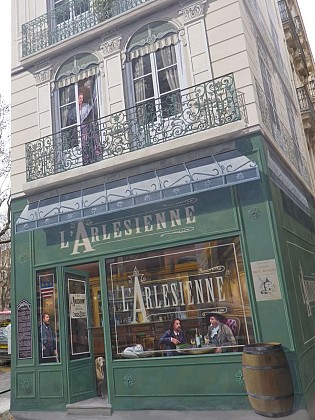 PARCOURS URBAIN L'HISTOIRE BITERROISE EN 16 FRESQUES MURALES