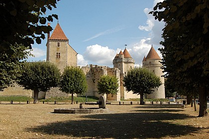 Walk from Blandy-les-Tours to Champeaux