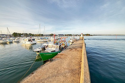 Saint Jacques : Détour par le Port (officiel)