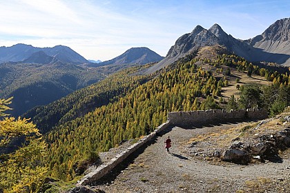 L'ancien fort de la Lausette depuis le Laus