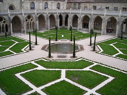 From Viarmes to Royaumont