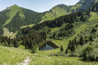 Hiking trail : Lake Damoz des Moulins