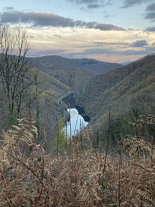 Balade en foret avec point de vue sur le Lot