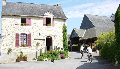 CIRCUIT DES MOTTES À SAINT-DENIS-D'ANJOU (n°28)