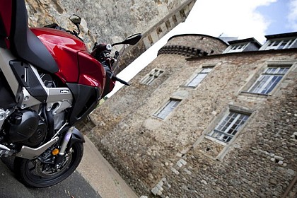 BALADE À MOTO DU MANS AUX ALPES MANCELLES