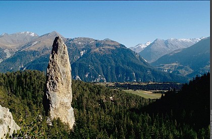 Between the monolith of Sardières and the Chappe telegraph