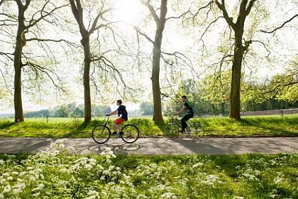 Longue échappée verte à vélo à Silly