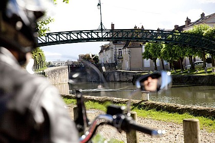 Le Loiret à moto : Le Gâtinais ou la vie sauvage