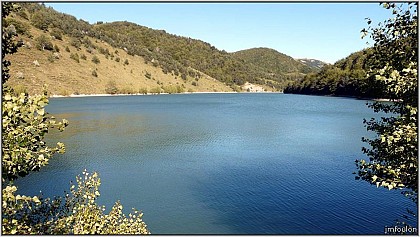 Le lac et le plateau de Peyssier