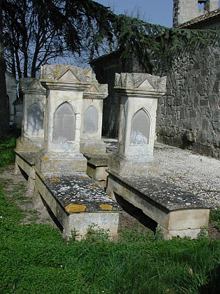 Saint-Macaire, une balade nature autour de l'église classée