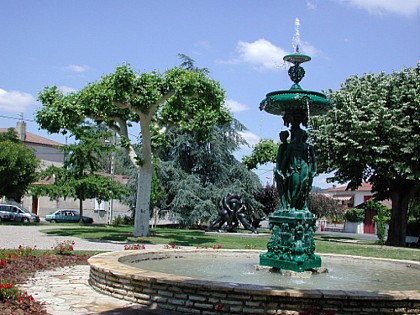 Aiguillon, bastide française au confluent du Lot et de la Garonne
