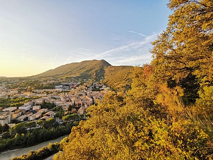 Sentier pour rejoindre Bulles d'Olive depuis le centre-ville de Nyons