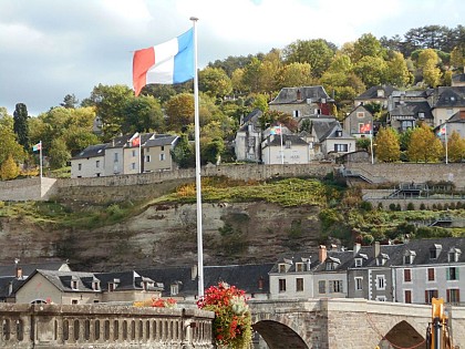 Terrasson en écomobilité - La vieille ville de l'ermite "Sour"