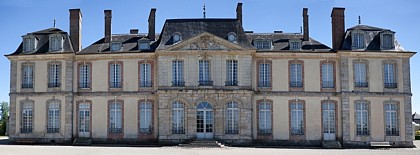 De menhirs en château