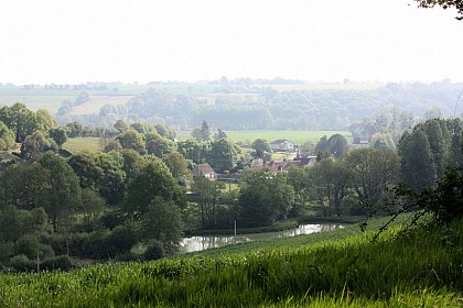 GUIDE RANDO DU PERCHE SARTHOIS : CIRCUIT N°44 - valennes "Balade de Sa Majesté Carnaval"