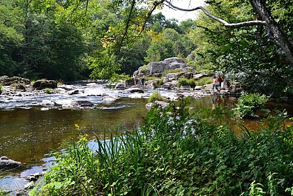Roc d'enfer, Centre de Plein Air et Ferme du Peu -Lathus