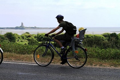 Saint-Vaast-la-Hougue < > Quinéville