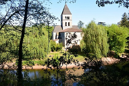 Saint-Léon-sur-Vézère en écomobilité - Un plus beau Village de France dans les bras de la Vézère