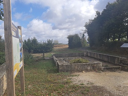 La fontaine de Pers - Pers
