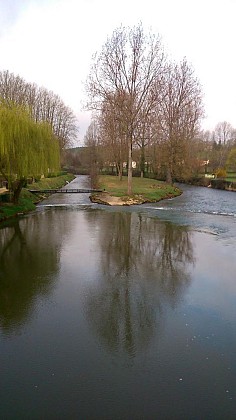 Boucle de la Fontaine de Ladoux à Tourtoirac