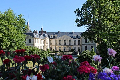 De petites routes en chemins, une forêt, des villages de pierre et une abbaye - V3