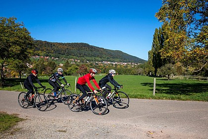 Cycling tour - Between summit and foothills
