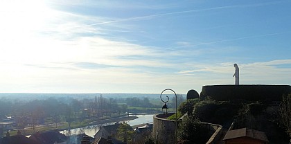 Circuit entre vieilles pierres et rivières