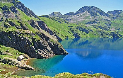 LE LAC BLEU PAR LE COL DE BAREILLES - LAC D'OURREC