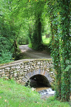 D7 - LA FONTAINE DE CRASTES