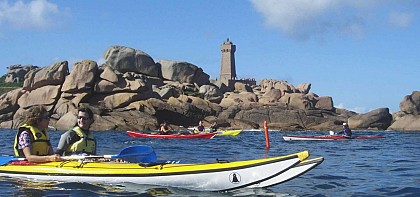 Au coeur du granit rose EN KAYAK DE MER