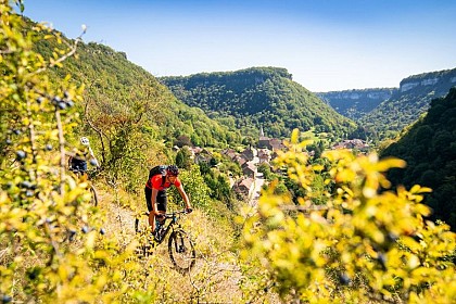 Le Tour du Premier Plateau, entre lacs et vignoble