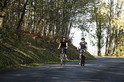La Vézère à vélo, itinéraire cyclable des Eyzies à Coly-Saint - Amand