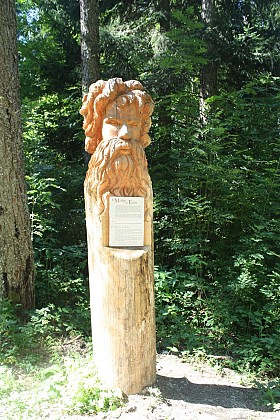 Le sentier des Maîtres du mont Déserté