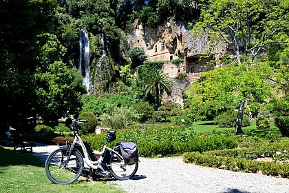 AUPS - Terres, truffes et cascades