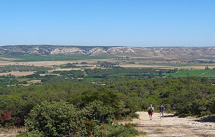 EYGUIERES - The Défends massif in Eyguières