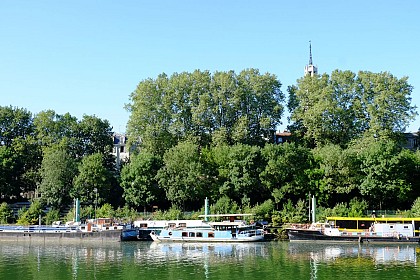 À vélo, de Bercy aux bords de Marne