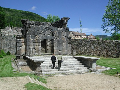 Sur les traces du Mausolée Romain de Lanuejols