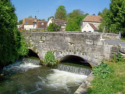 Descendre la vallée de la Nonette - V5